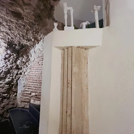 Odeon Neapolis Historic Luxury *