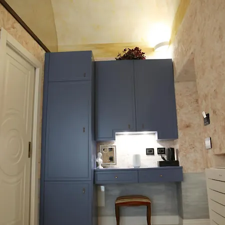 Odeon Neapolis Historic Luxury Apartament *