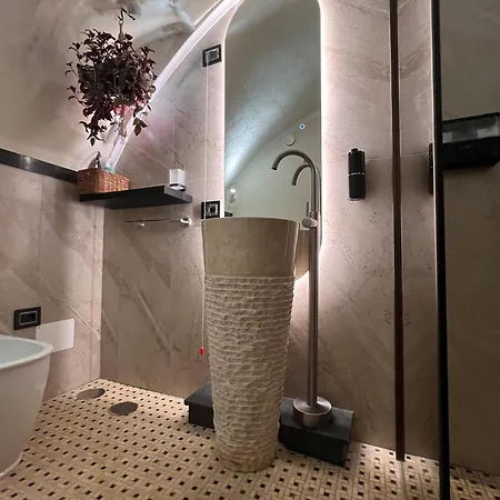 Odeon Neapolis Historic Luxury *