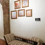 Odeon Neapolis Historic Luxury *